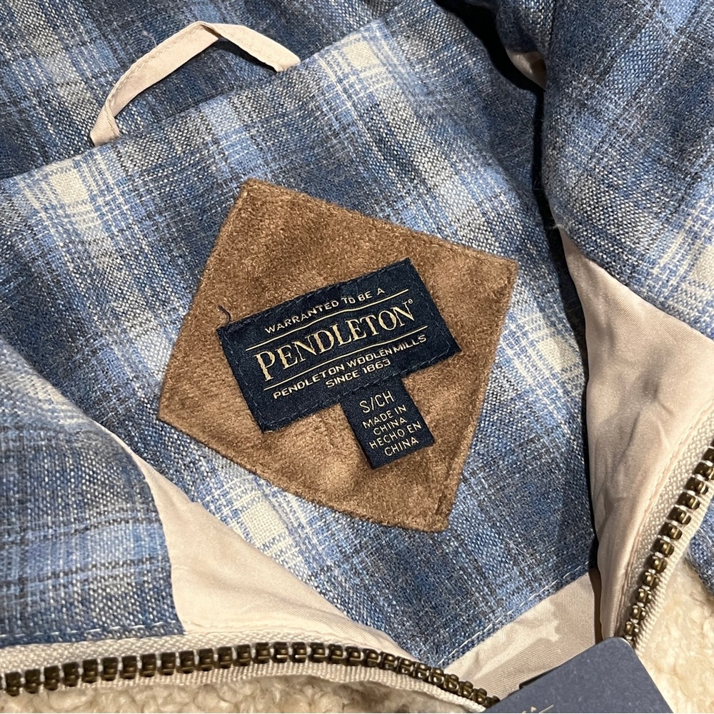 Pendleton Cream Sherpa Jacket with Blue Plaid Lining - Picture 4 of 5